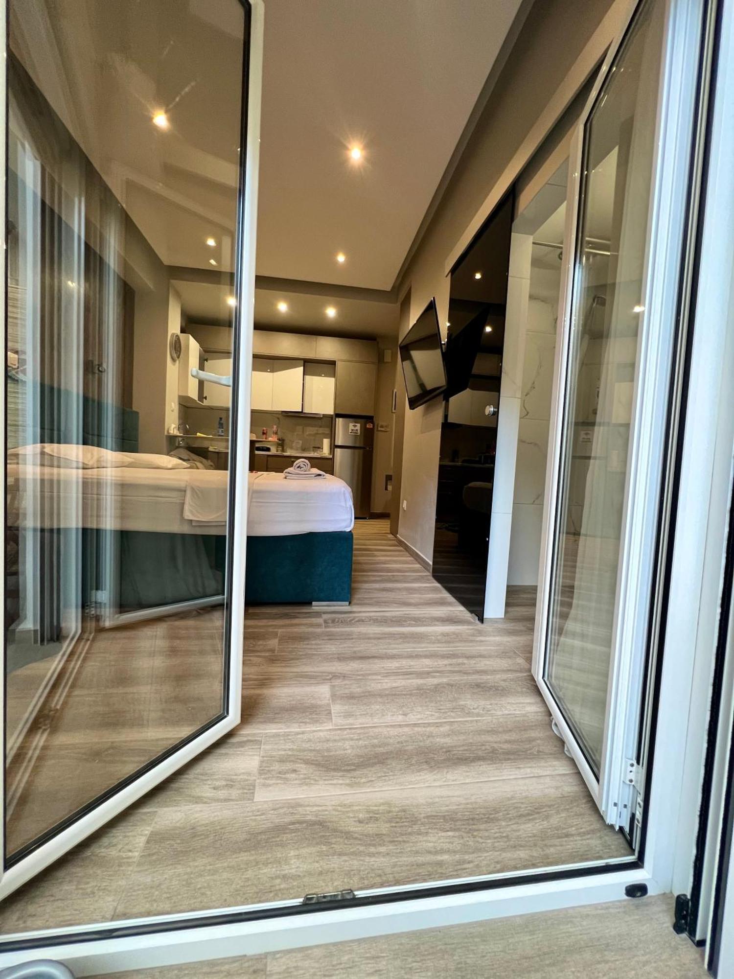 Emerald Lux Apartment Atene Esterno foto